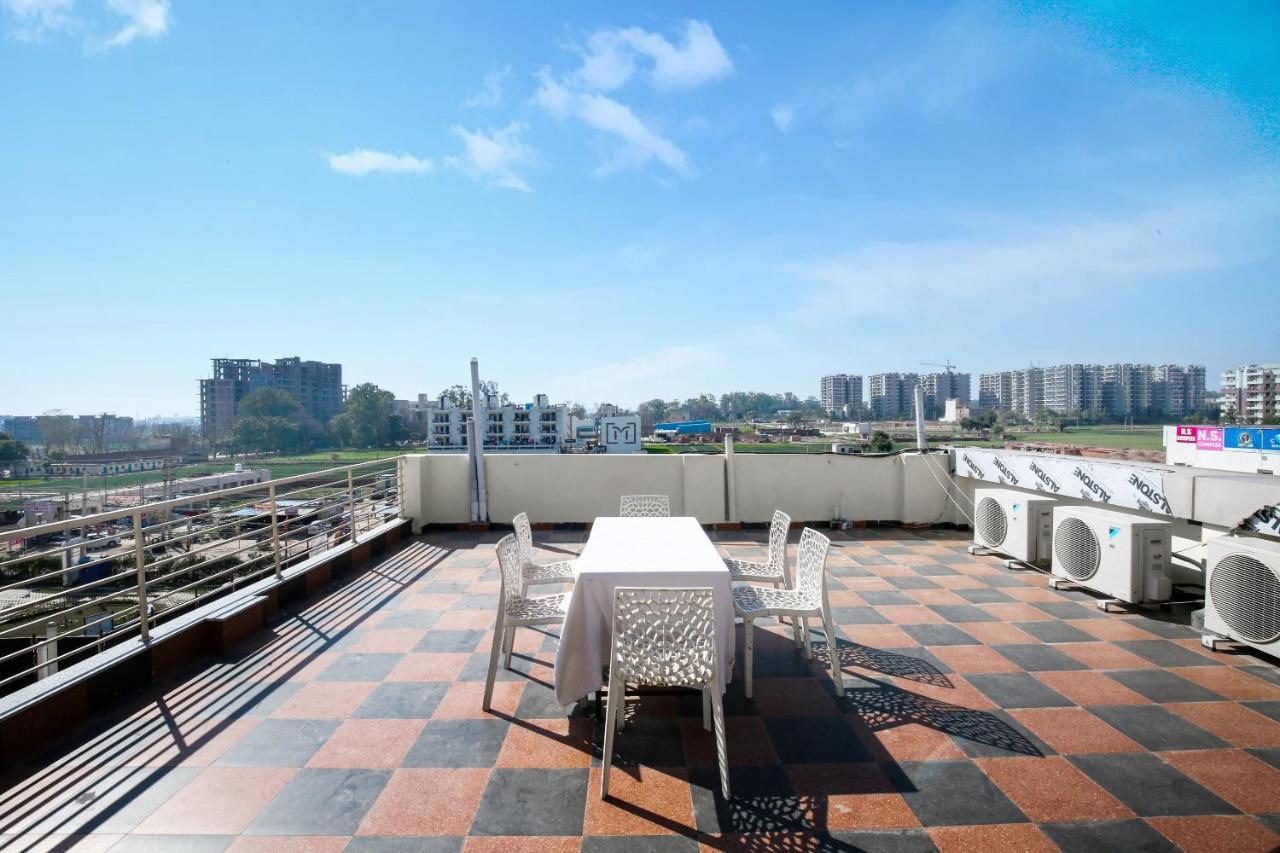 Hotel Woodcrest Zirakpur Chandigarh - Luxury Rooms Buitenkant foto