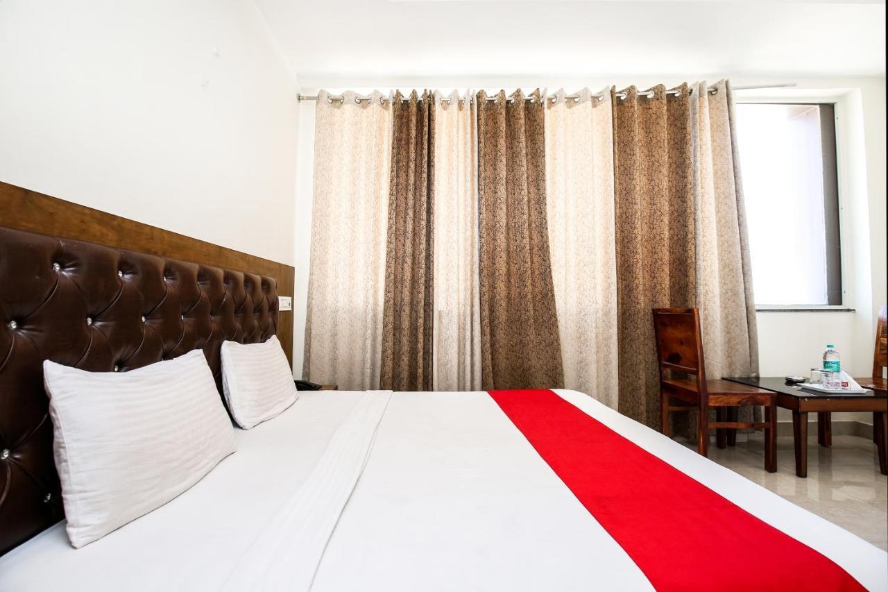 Hotel Woodcrest Zirakpur Chandigarh - Luxury Rooms Buitenkant foto
