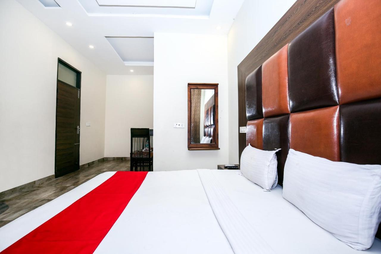 Hotel Woodcrest Zirakpur Chandigarh - Luxury Rooms Buitenkant foto